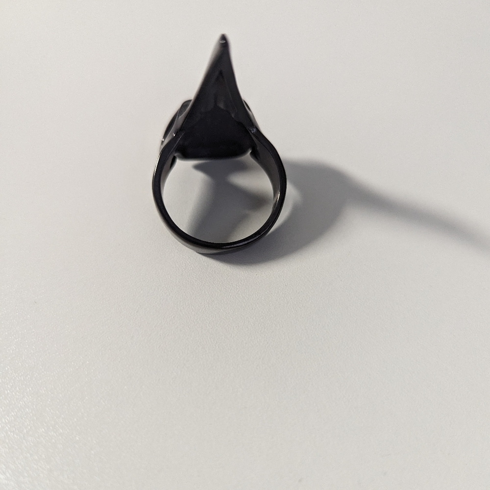 Unique ring - Picture 3 of 3